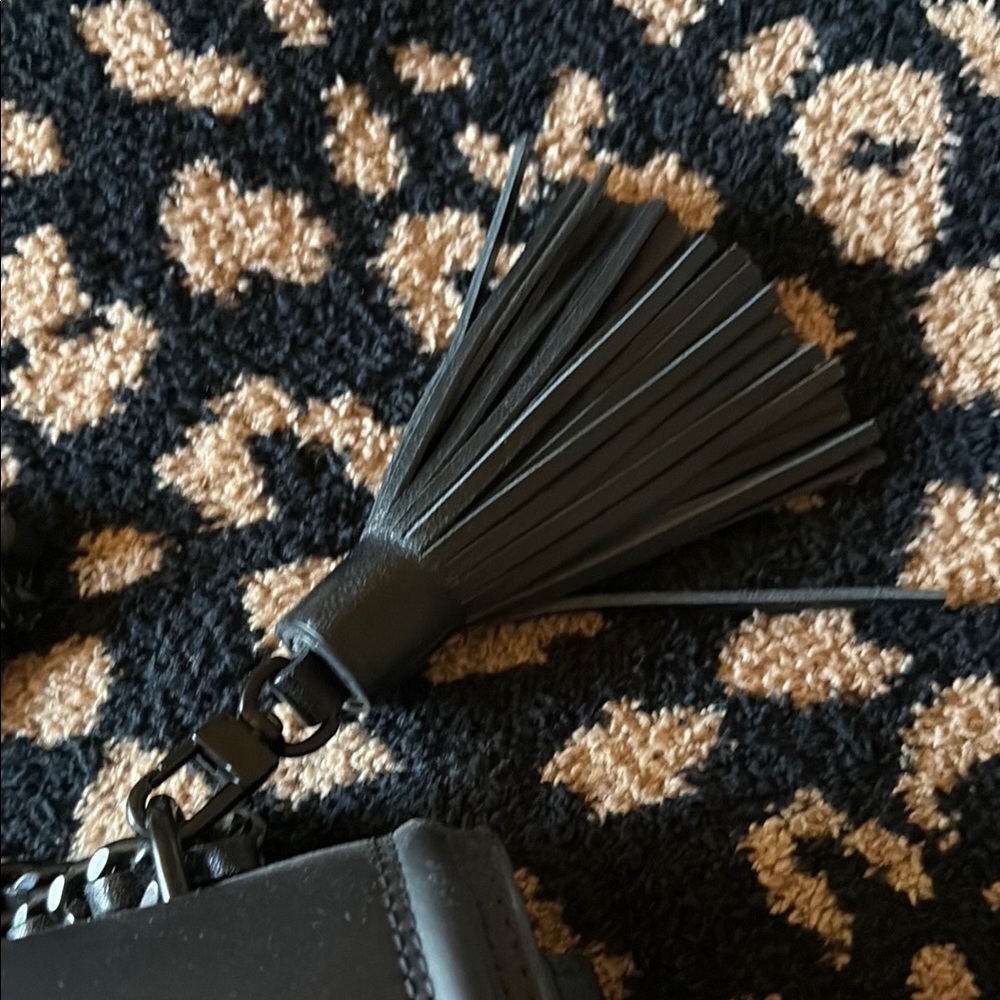 Black Quilted Leather Bag - Picture 2 of 14